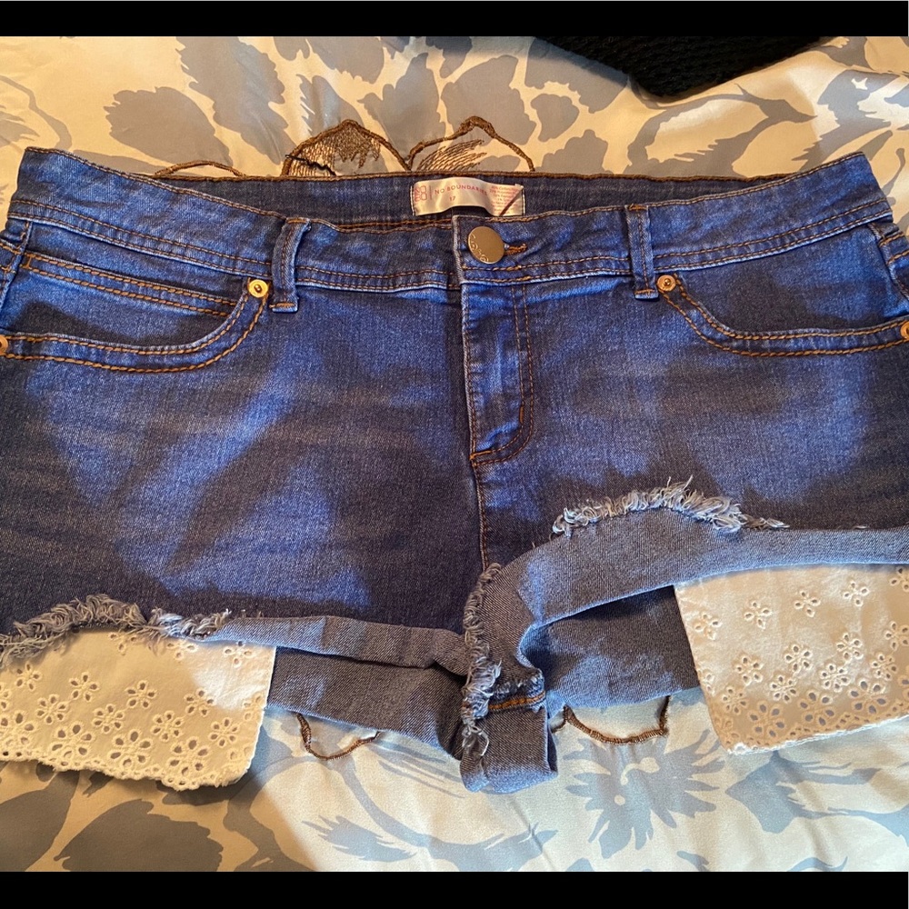 No Boundaries shorts